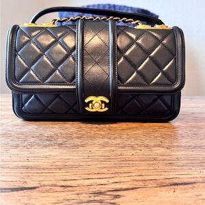 CHANEL Elegant CC BLACK Quilted Lambskin Flap Bag